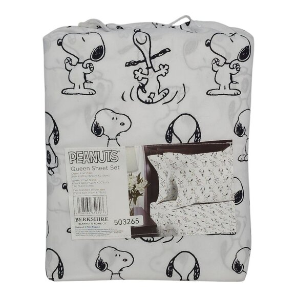 Peanuts Snoopy Queen Sheet Set By Berkshire Black & White 4 Piece Set Polyester - Picture 6 of 7